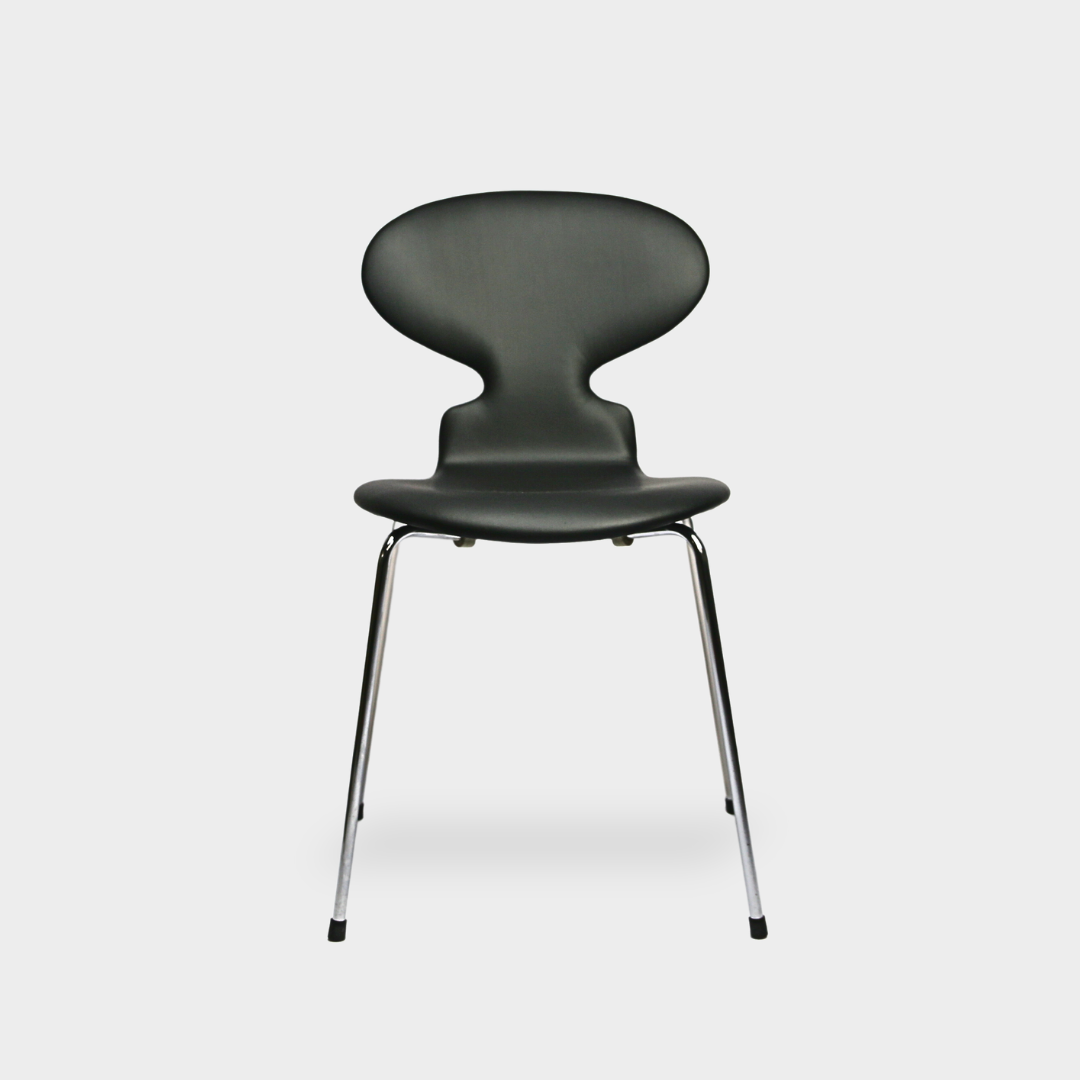 Arne Jacobsen 'The Ant' in Soft Black
