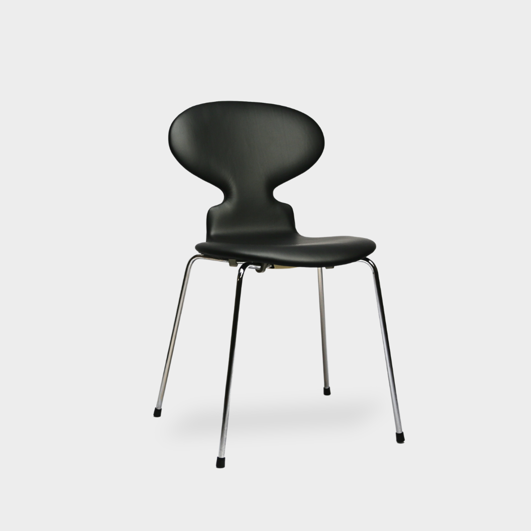 Arne Jacobsen 'The Ant' in Soft Black