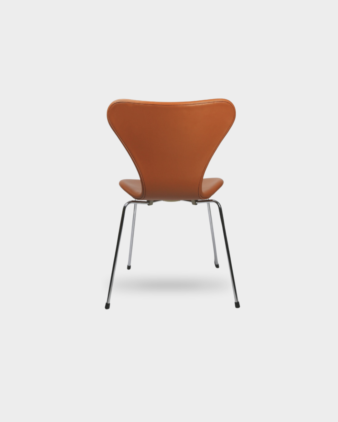 Arne Jacobsen, Seven chair in Soft Walnut