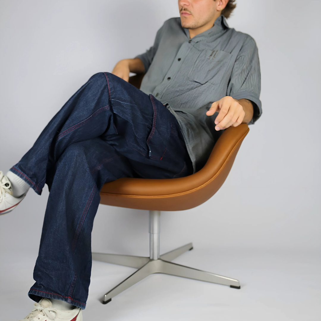 Arne Jacobsen Svane stol i Elegance Hazelnut