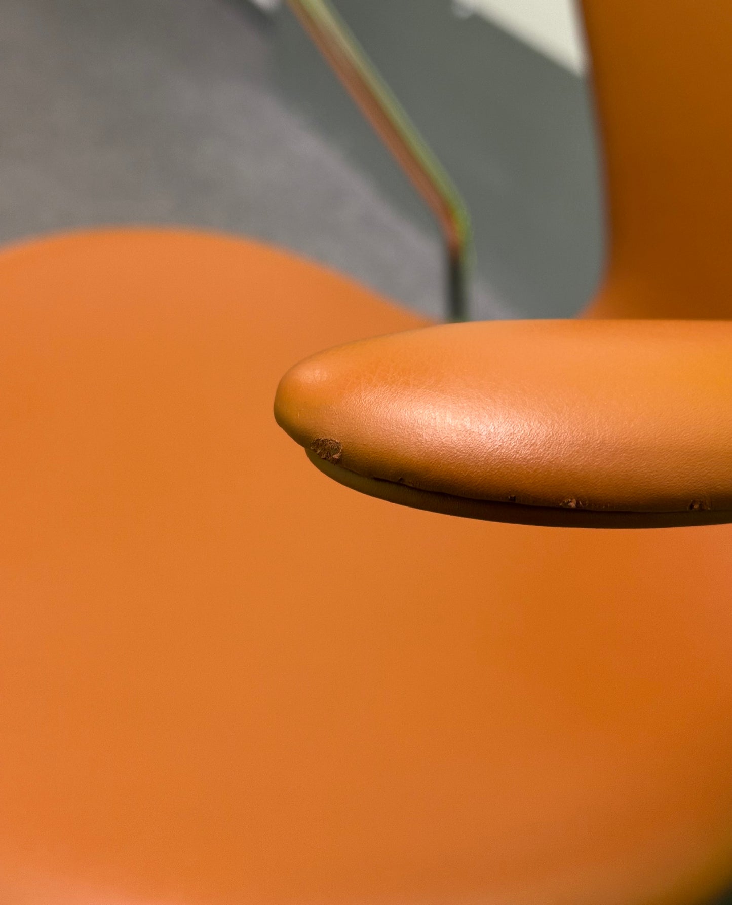 Arne Jacobsen armstöd, Sjuan stol Soft Läder / Cognac