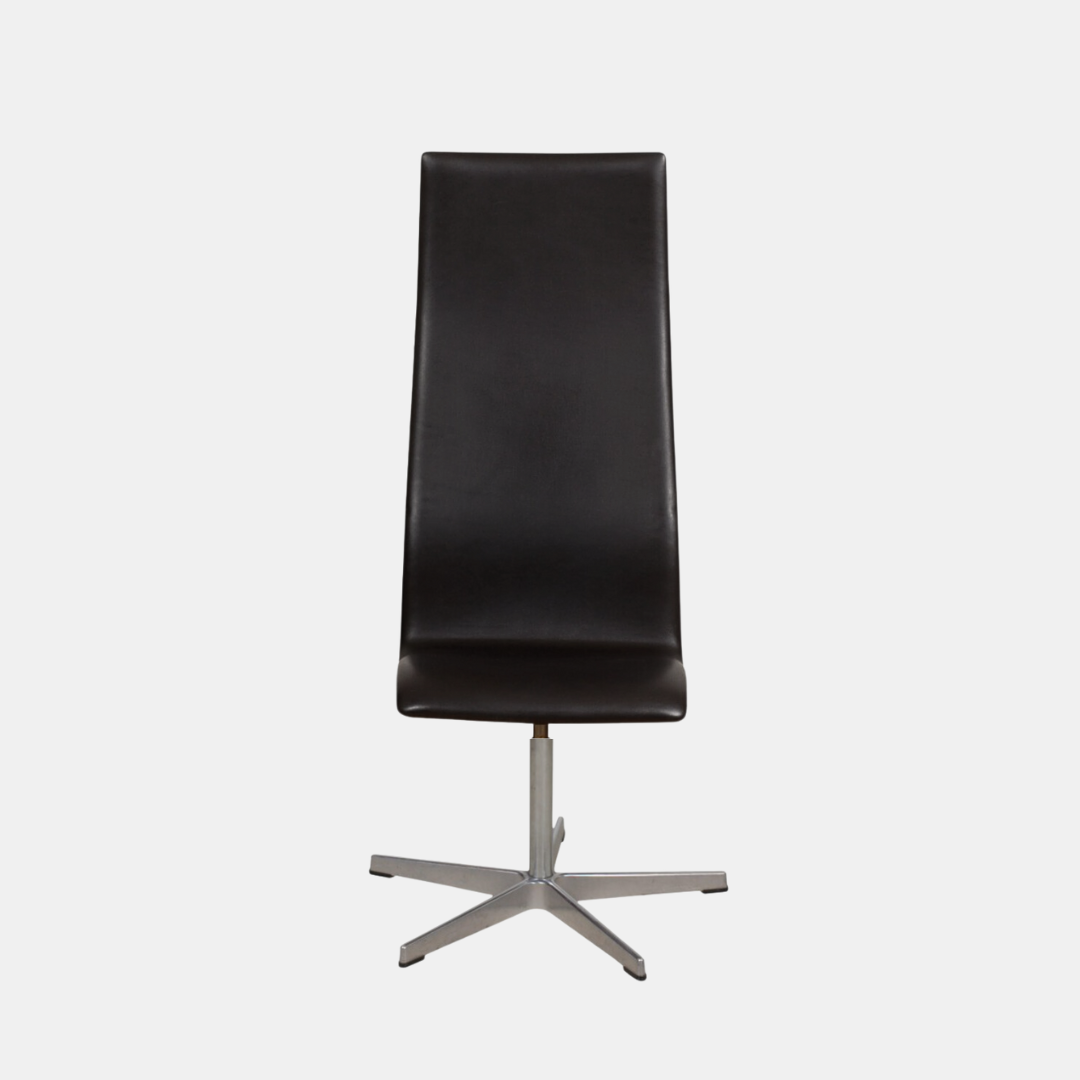 Arne Jacobsen Oxford chair with high back / Soft leather, Black.